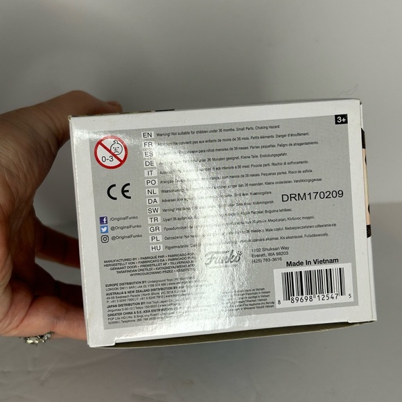 Wonder Woman FUNKO WALMART EXCLUSIVE NIB price firm - Picture 6 of 7